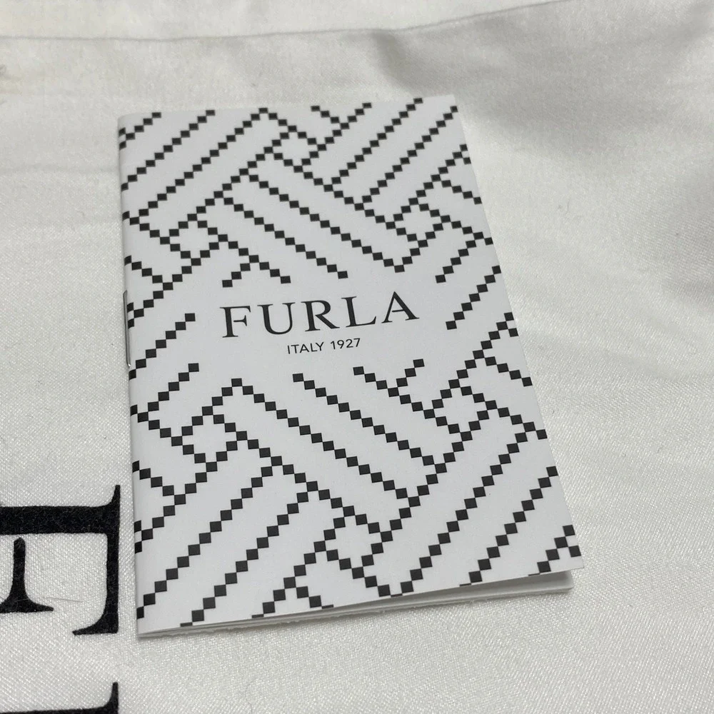 Furla Italy‎ Classic Zip Around Moonstone Quilted Wallet NIB Christmas Gift